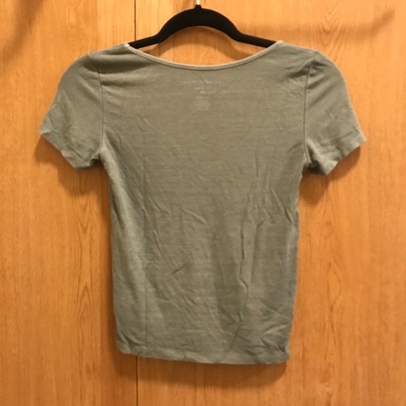 American Eagle Outfitters Green V Neck Top size xs - Picture 3 of 3